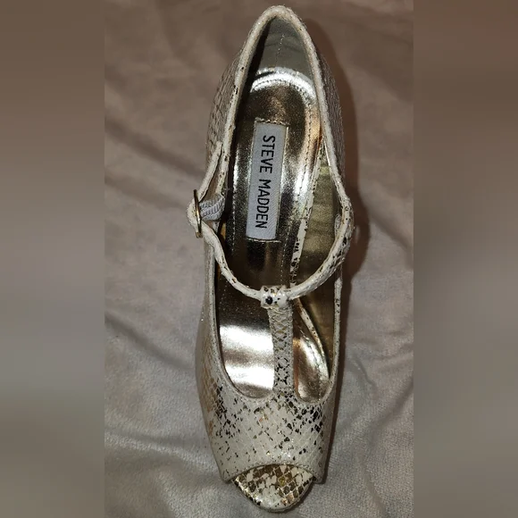 Women's high heels shoes/ STEVE MADDEN/ Color White with Gold / size 6 - Picture 5 of 7